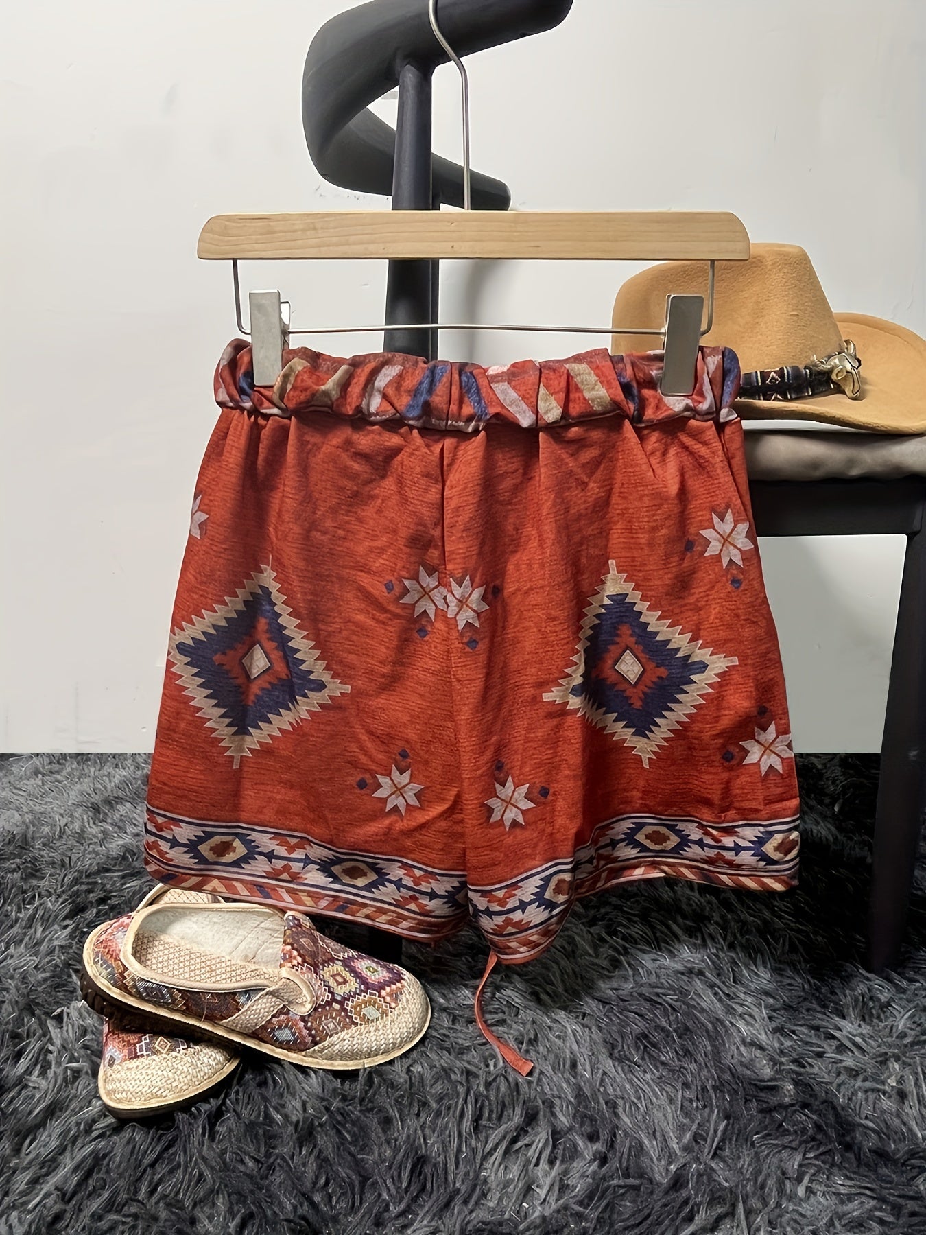 Shorts vintage com estampa Geometrica